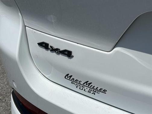 Bright White Clearcoat 2023 Jeep Grand Cherokee L Summit