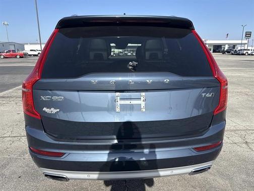 2019 Volvo XC90 T6 Momentum