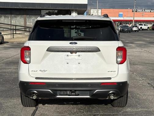 Star White 2022 Ford Explorer XLT