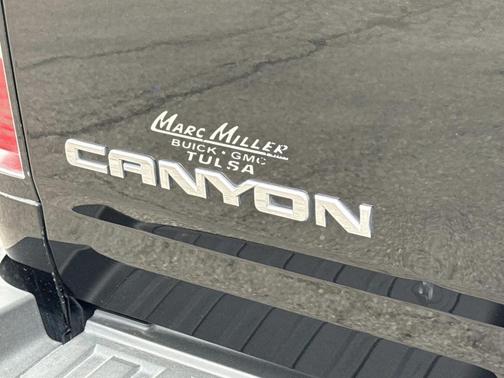 Onyx Black 2017 GMC Canyon SLE