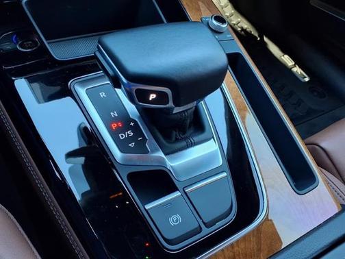 2022 Audi Q5 45 S line Premium Plus