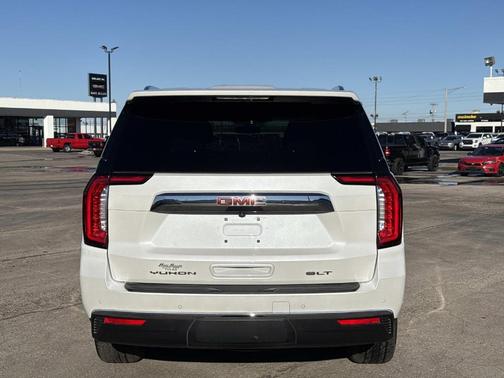 2022 GMC Yukon SLT