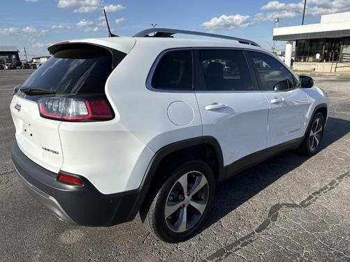 Bright White Clearcoat 2021 Jeep Cherokee Limited