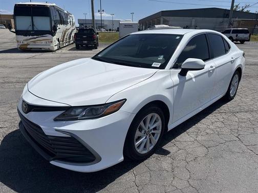 Ice 2024 Toyota Camry LE