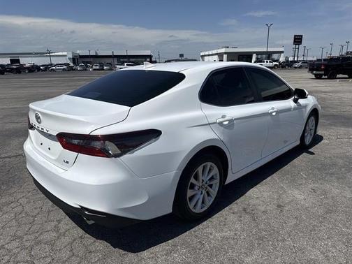 Ice 2024 Toyota Camry LE