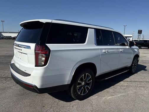 Summit White 2021 Chevrolet Suburban LT