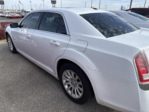 2014 Chrysler 300 Base