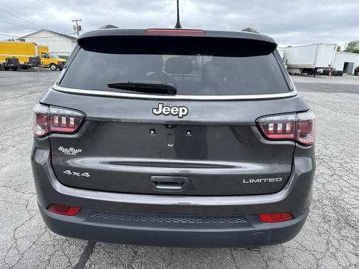 Granite Crystal Clearcoat Metallic 2018 Jeep Compass Limited