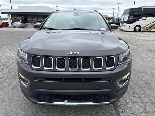 Granite Crystal Clearcoat Metallic 2018 Jeep Compass Limited