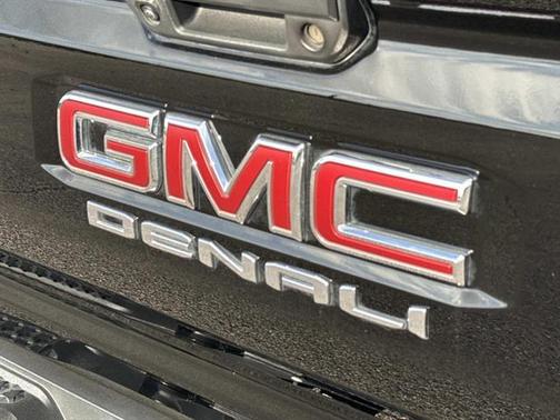 Onyx Black 2025 GMC Canyon Denali