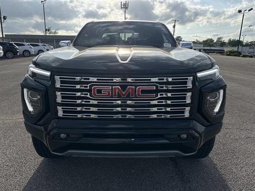 Onyx Black 2025 GMC Canyon Denali