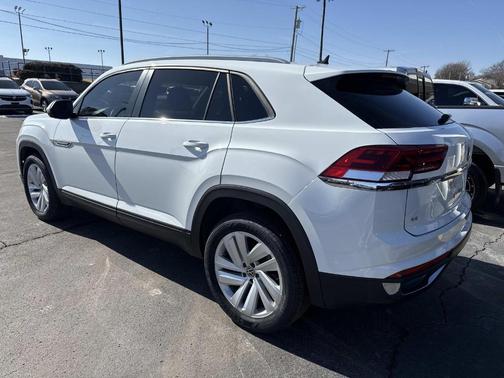 2022 Volkswagen Atlas Cross Sport 2.0T SE w/Technology