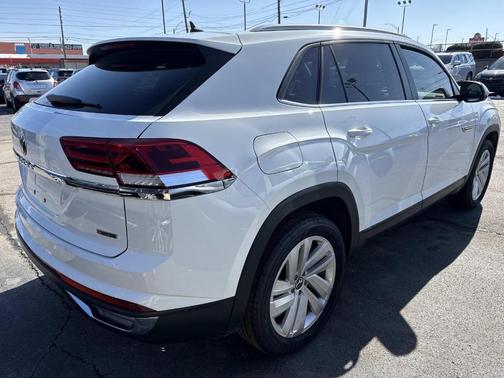 2022 Volkswagen Atlas Cross Sport 2.0T SE w/Technology