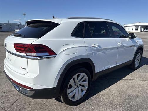 Pure White 2022 Volkswagen Atlas Cross Sport 2.0T SE w/Technology