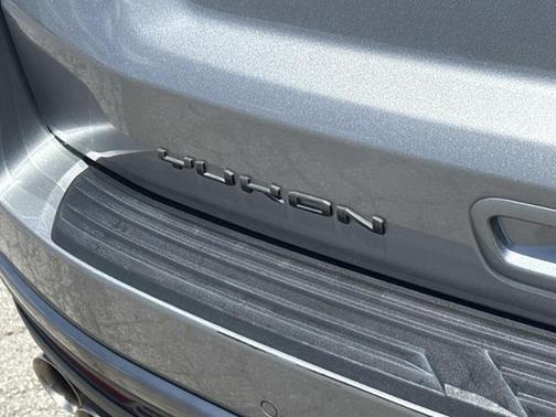 Sterling 2023 GMC Yukon XL AT4