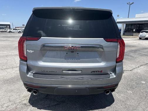 Sterling 2023 GMC Yukon XL AT4