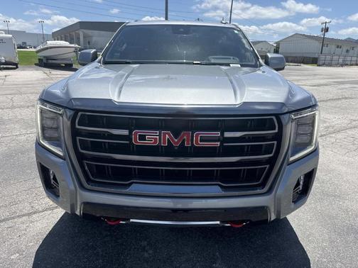 Sterling 2023 GMC Yukon XL AT4