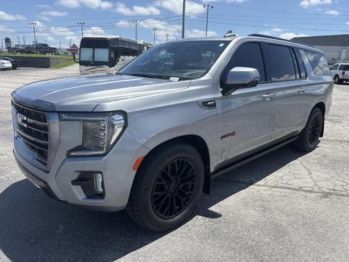Sterling 2023 GMC Yukon XL AT4