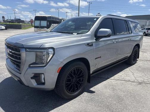 Sterling 2023 GMC Yukon XL AT4