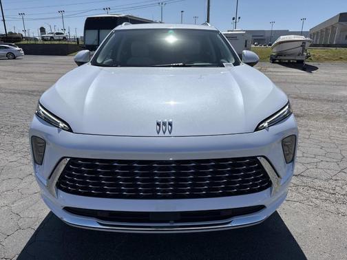 White Tri-Coat 2026 Buick Envision Avenir