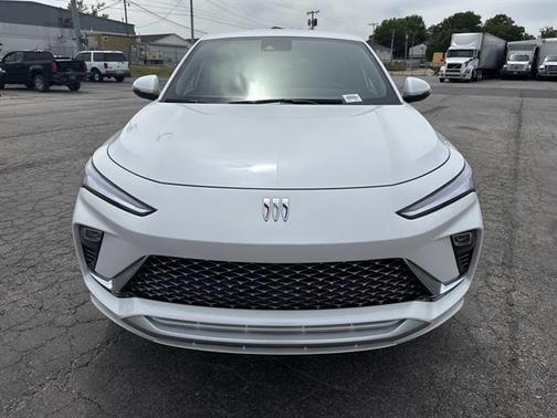 White Frost Tri-Coat 2026 Buick Envista Avenir