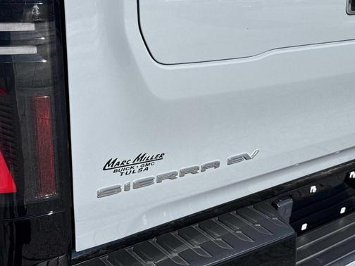 2024 GMC Sierra EV Denali