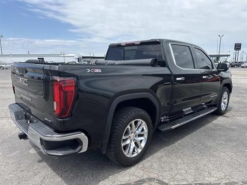 Onyx Black 2021 GMC Sierra 1500 SLT
