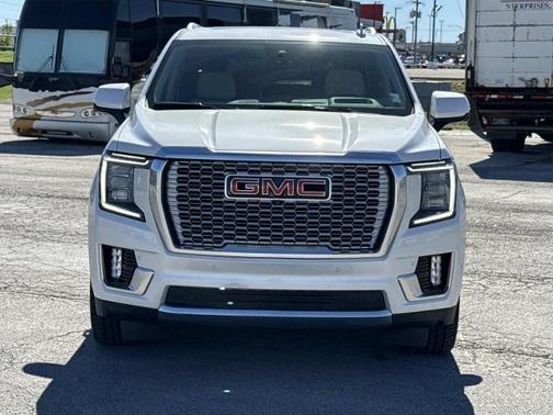 White Frost Tri-Coat 2024 GMC Yukon Denali
