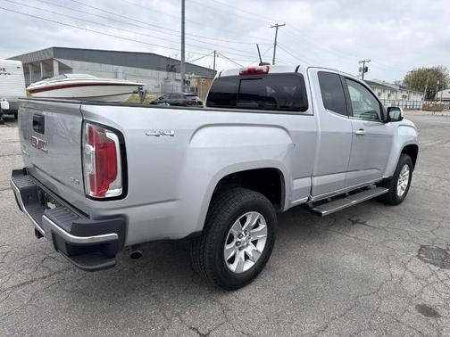 Quicksilver Metallic 2017 GMC Canyon SLE