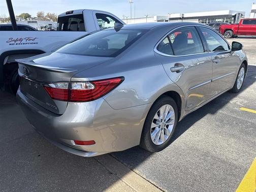 2015 Lexus ES 300h Base