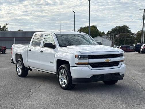 Summit White 2018 Chevrolet Silverado 1500 Custom
