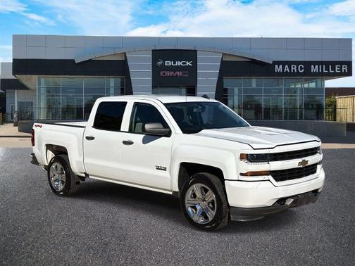 Summit White 2018 Chevrolet Silverado 1500 Custom