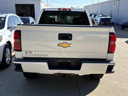 Summit White 2018 Chevrolet Silverado 1500 Custom