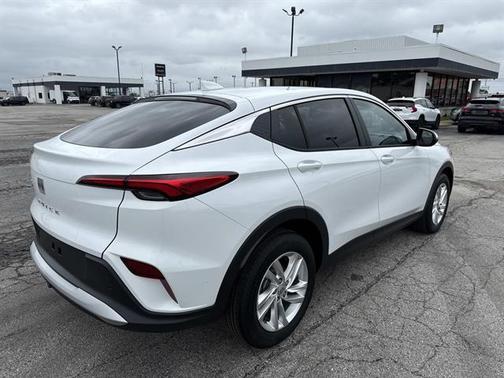 Summit White 2026 Buick Envista Preferred