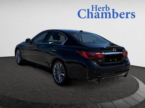 2022 INFINITI Q50 LUXE