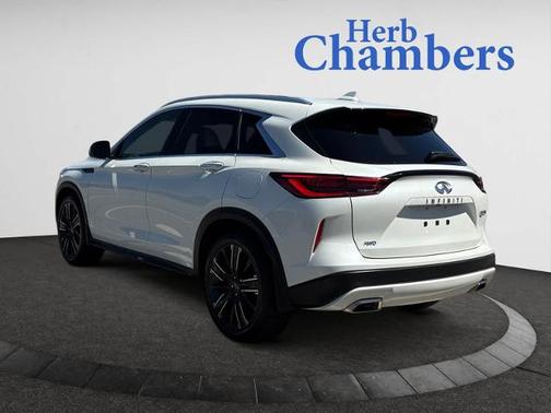 2022 INFINITI QX50 LUXE
