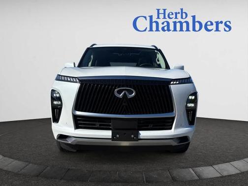 2025 INFINITI QX80 LUXE