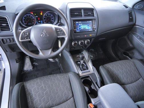 White Diamond 2025 Mitsubishi Outlander Sport 2.0 ES