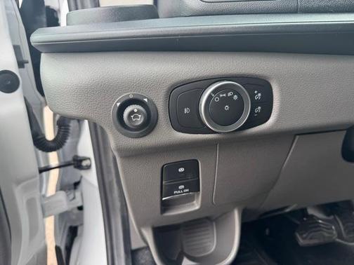 2025 Ford Transit-250 148 WB Medium Roof Cargo