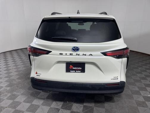 2021 Toyota Sienna XLE