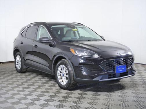 Black Metallic 2022 Ford Escape SE