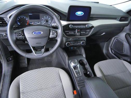 Black Metallic 2022 Ford Escape SE