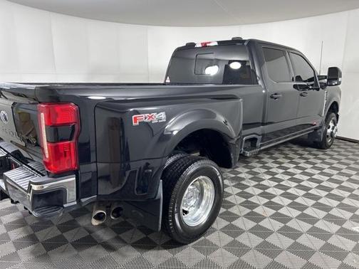 2024 Ford F-350 Lariat Super Duty