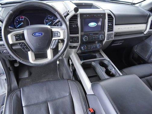 Oxford White 2020 Ford F-350 Lariat Super Duty