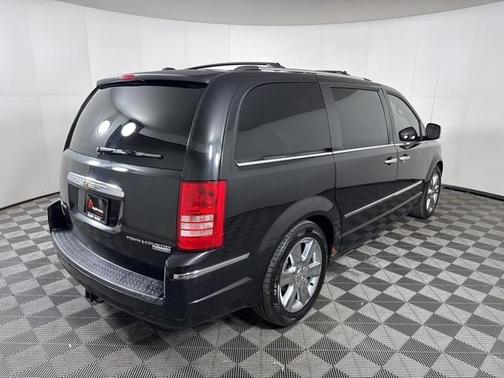 2012 Chrysler Town & Country Limited