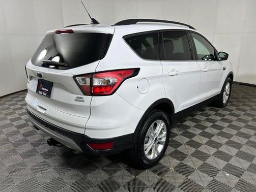 Oxford White 2018 Ford Escape SEL