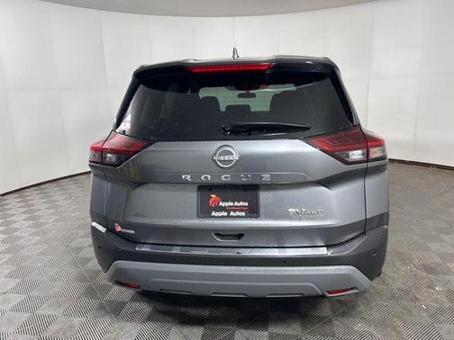 Gun Metallic 2022 Nissan Rogue SV