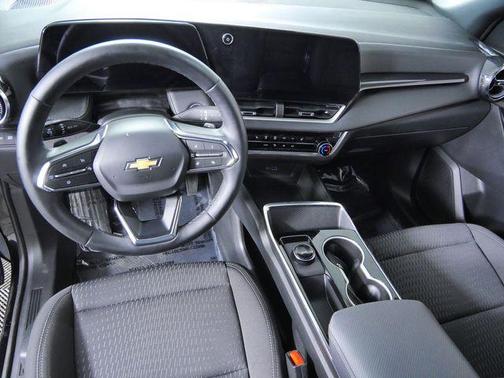 Mosaic Black Metallic 2026 Chevrolet Equinox LT