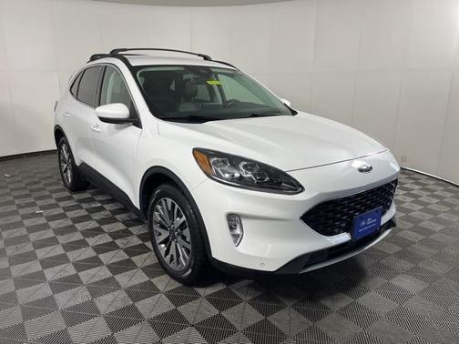 2022 Ford Escape Titanium