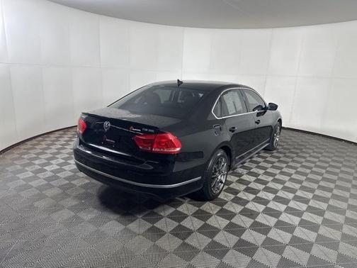 2014 Volkswagen Passat Auto SEL Premium